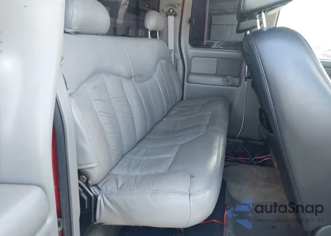 2000 Chevrolet Silverado 1500 Ls from USA, damaged, VIN 2GCEC19T3Y1344874